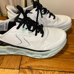 Skechers White and Mint Athletic Shoes